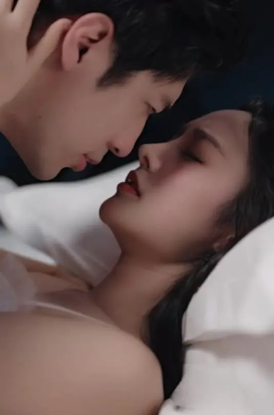 四年后她带萌宝惊艳全球 海报